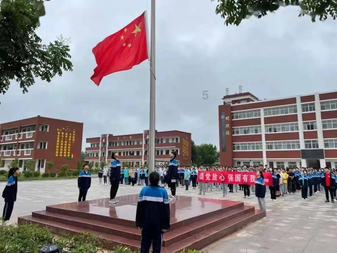 容县:腊月八角嫁接忙 助力“致富果”增产丰收